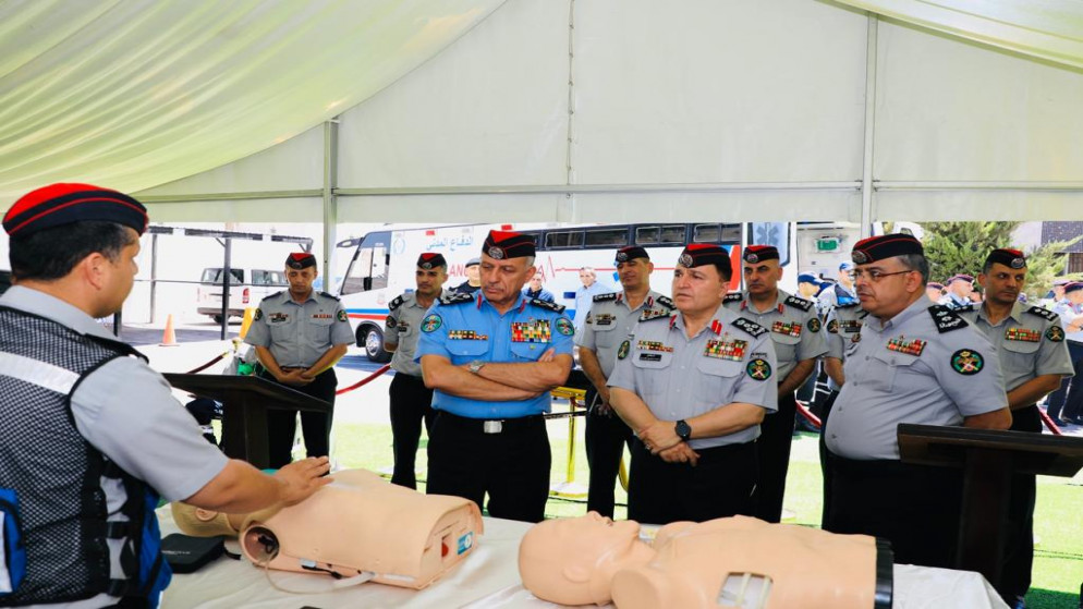 مدير الأمن العام يوجه بتوفير فرق قادرة على التعامل مع حوادث خطرة في المحافظات