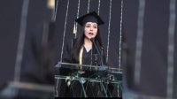 الأولى على العلمي: لم أتوقع النتيجة.. وأميل لدراسة الطب