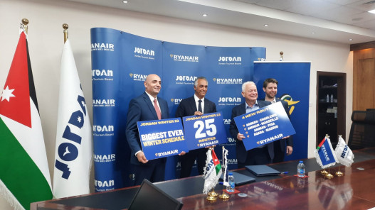 تجديد اتفاقية شركة طيران "راين إير" ورفع عدد خطوطها للأردن إلى 25