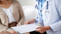 نقابة الأطباء تؤجل قرار وقف استقبال حالات التأمين حتى كانون الأول