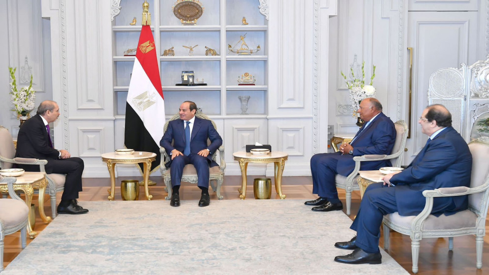 وزير الخارجية ينقل رسالة من الملك إلى الرئيس المصري تناولت سبل تطوير التعاون