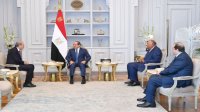 وزير الخارجية ينقل رسالة من الملك إلى الرئيس المصري تناولت سبل تطوير التعاون