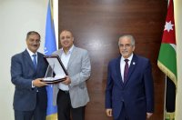 د.الحوراني يُكرّم عمداء عمان الأهلية ممن انتهت خدمتهم في الجامعة