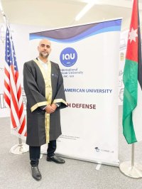 الجراح يحصل على درجة الماجستير من الجامعه الامريكيه العالمية