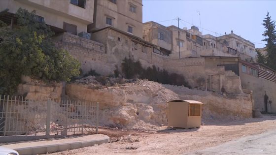 هدم 29 مبنى سكنيا في جبل الجوفة