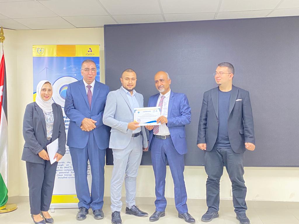 الكلية الجامعية الوطنية للتكنولوجيا ــ أبو علندا تخرج دورة «تطبيقات الذكاء الصناعي في الطاقة المتجدده»