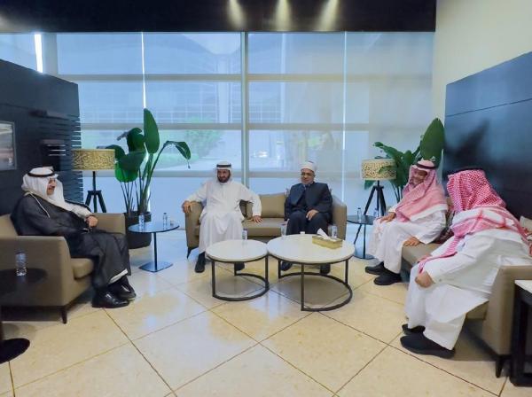 وزير الحج والعمرة السعودي يصل الأردن