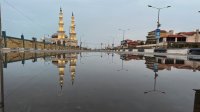 الأمطار الغزيرة تتسبب بغرق عشرات المنازل وإغلاق طرق في قطاع غزة
