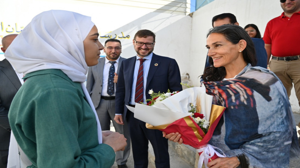 سفيرة سويسرا في الأردن تزور مخيم عمّان الجديد ومركز تدريب عمّان التابع "لأونروا"