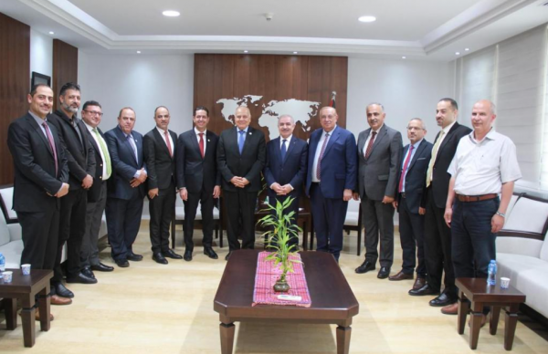 أمين عام اتحاد الجامعات العربية يزور عددا من الجامعات الفلسطينية