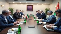وزير الخارجية يبحث مع نظيره الإيراني قضية تهريب المخدرات من سوريا