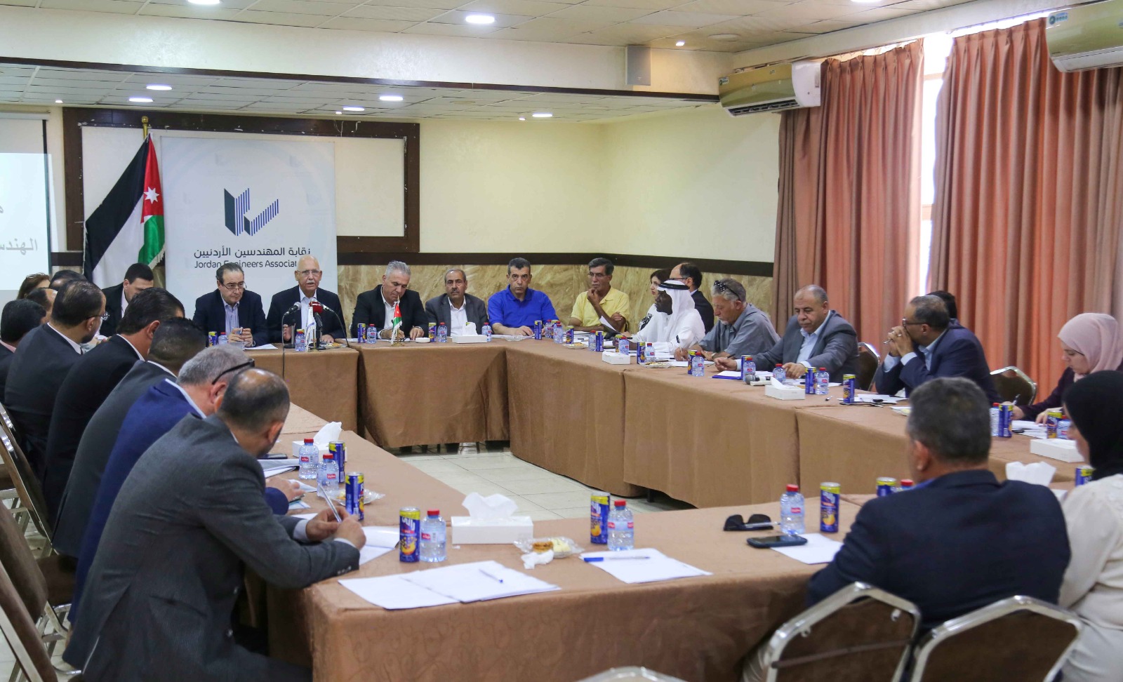 مطالبات بتعديل المادة "3" من نظام الابنية الحكومية