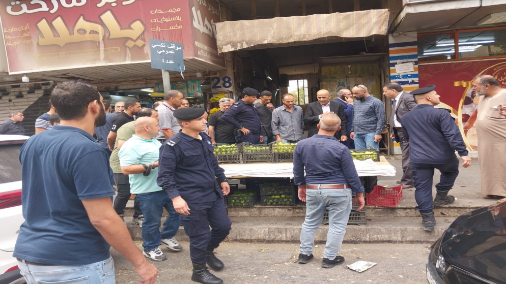 مخالفة 83 منشاة تجارية داخل الوسط التجاري في جرش