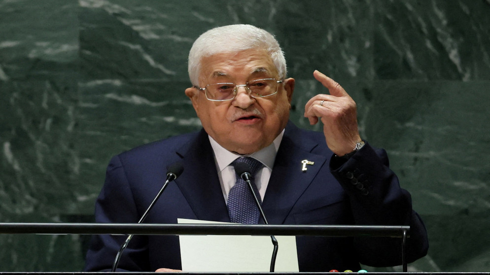 محمود عباس يؤكد حق الشعب الفلسطيني في الدفاع عن نفسه