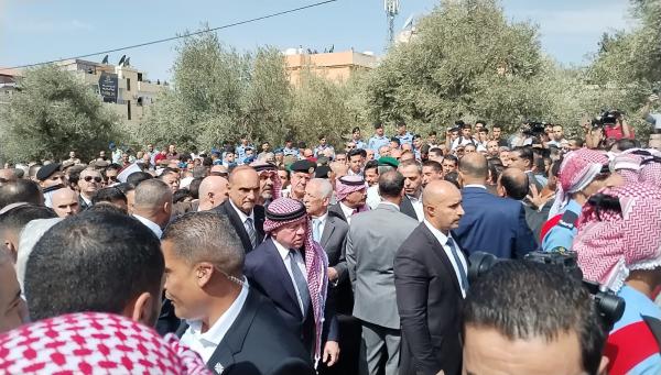 الملك يشارك بتشييع جثمان رئيس الوزراء الأسبق معروف البخيت