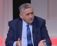 "عبيدات" يزور الطلبة المتضررين من حادث تدهور مركبة أمام بوابة الأردنية