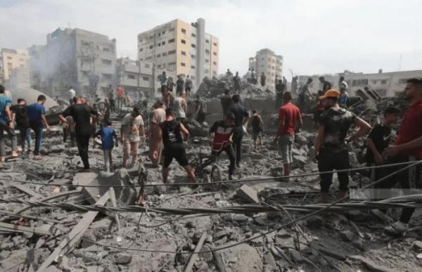 مجزرة جديدة للإحتلال: 16 شهيدا بقصف منزلين في خان يونس