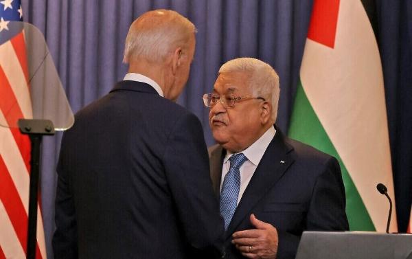 عباس يطالب بايدن بفتح ممرات انسانية عاجلة في غزة