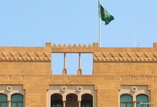 السعودية تدعو مواطنيها لمغادرة لبنان