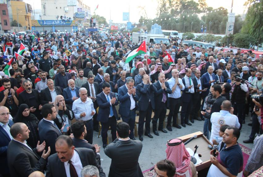 الالاف يشاركون بوقفة الميثاق الوطني في البقعة