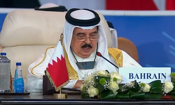 ملك البحرين: يجب العمل للإفراج عن جميع الأسرى وإيصال المساعدات