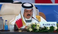ملك البحرين: يجب العمل للإفراج عن جميع الأسرى وإيصال المساعدات