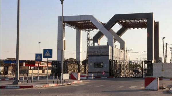 إغلاق معبر رفح بعد تفريغ 20 شاحنة وعودتها من غزة