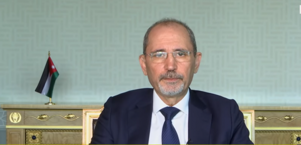 الصفدي: هذا ليس وقت الضبابية والموت لا يغطى بالمصطلحات السياسية