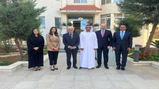 الأردن والإمارات يبديان استعدادهما لتبادل الخبرات في تطوير المناهج