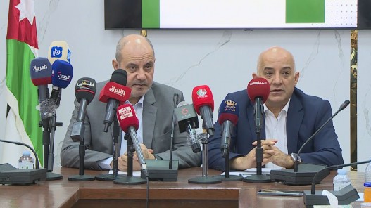 الحكومة: تقليص عدد الشاحنات العابرة للضفة الغربية بسبب التضييق الإسرائيلي