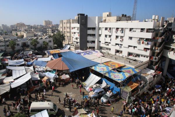 صحة غزة: الاحتلال حول مجمع الشفاء "لساحة حرب"