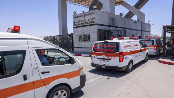 مطالبة مصر بتسيير قافلة إسعاف لنقل 650 مريضا من غزة