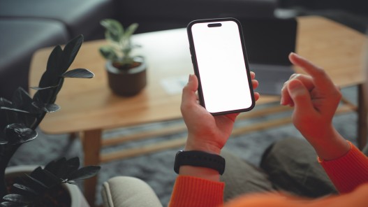 هل تتخذ الحكومة إجراءات واضحة لدعم القطاع؟ انخفاض استيراد الأجهزة الخلوية الى الاردن