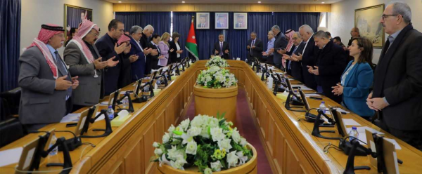 عمل الأعيان تقر معدل تنظيم العمل المهني كما ورد من النواب