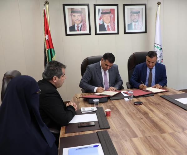 الزراعة توقع اتفاقية إنشاء مصنع لأغذية الحيوانات الأليفة