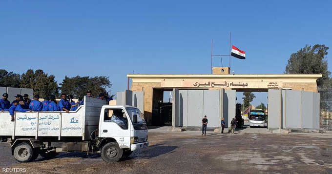 مع استئناف القصف الإسرائيلي.. توقف حركة الشاحنات في معبر رفح