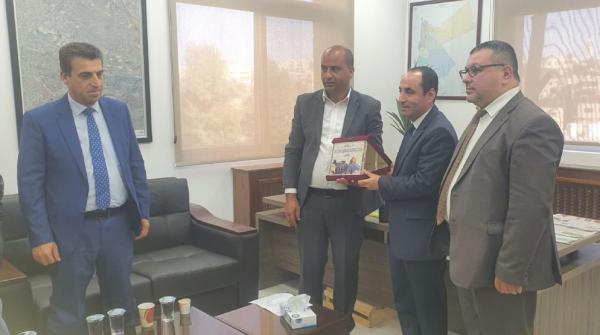 الأراضي: نسخر الإمكانيات لزيادة التعاون مع السلطة الفلسطينية