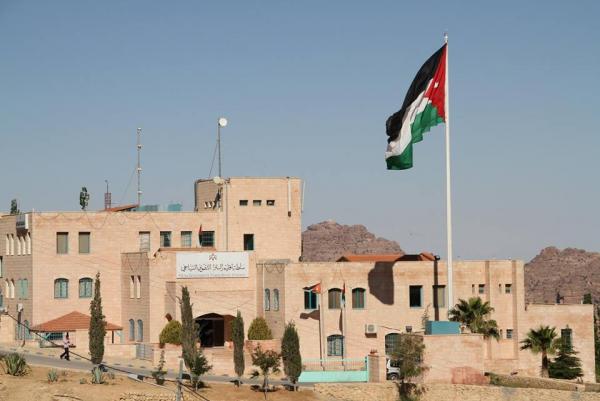 سلطة البترا: لم نوزع مركبات كهربائية لتجمعات سكنية ولا ندفع الأموال للمعتدين