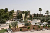 اليرموك تقدم مساعدات طبية دعماً لأهالي غزة
