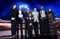الرواحي يتوج باللقب العالمي المشترك بعد فوزه ببطولة الشرق الأوسط للراليات