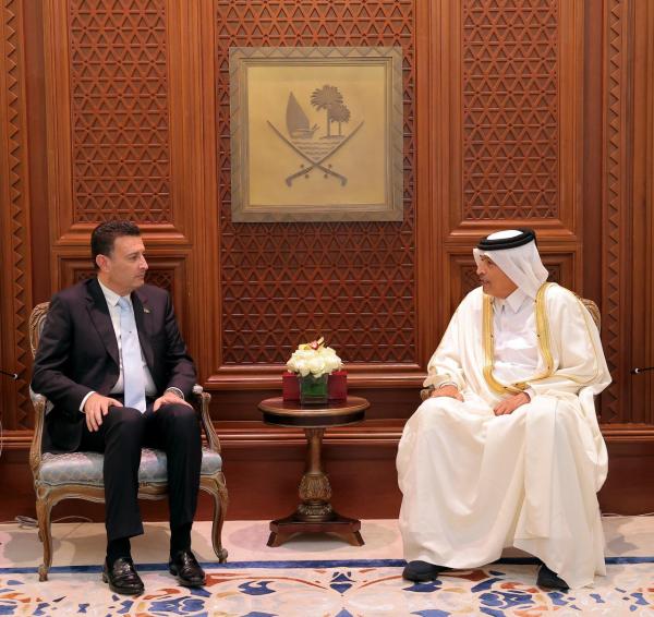 الصفدي ونظيره القطري يبحثان مخاطبة البرلمانات الدولية