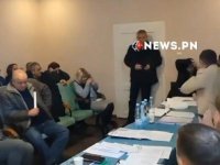 مقتل وإصابة 11 نائبًا أوكرانيا بتفجير قنابل يدوية خلال اجتماع