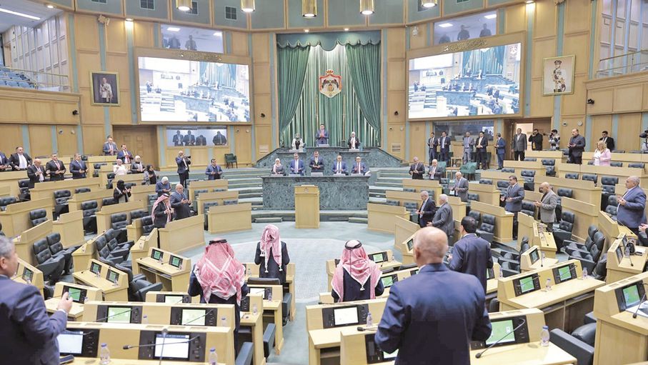 عدم وجود وزراء تحت القبة.. هل يعني برود العلاقة بين النواب والحكومة؟