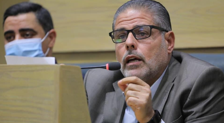 النائب الربابعة يطالب الحكومة بالضغط على البنوك لتخفيض الفوائد عن الأردنيين