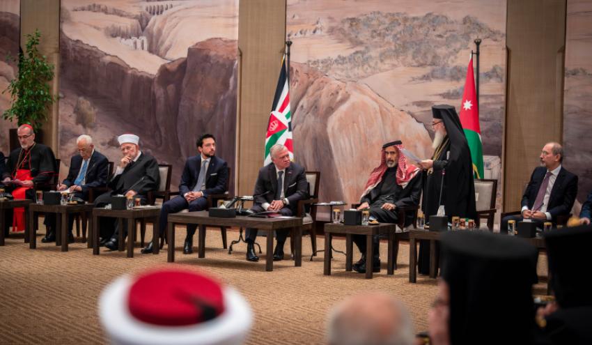 الملك: لا تراجع عن مواقفنا ونرفض الاستهداف العسكري لدور العبادة