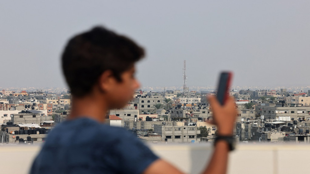 عودة تدريجية للاتصالات في مناطق وسط قطاع غزة وجنوبه