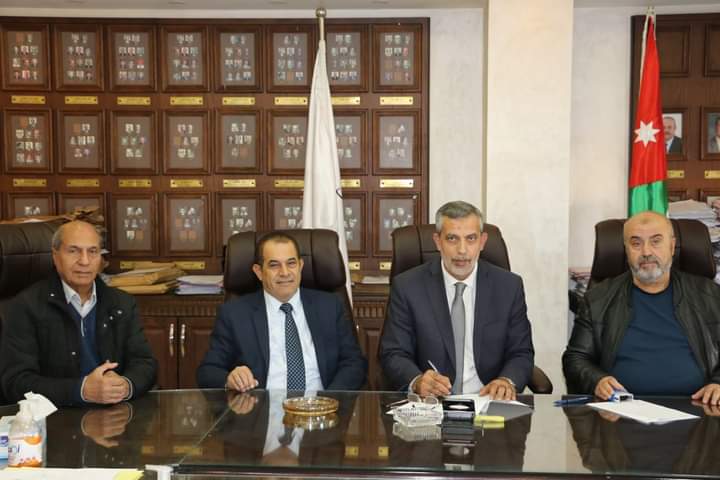 "المحامين" توقع اتفاقية تجهيز مقرها في الدوار الأول