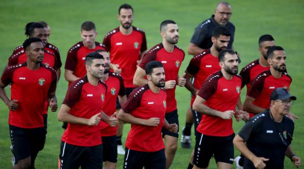 منتخب كرة القدم يبدأ رحلة البحث عن انجاز في كأس آسيا