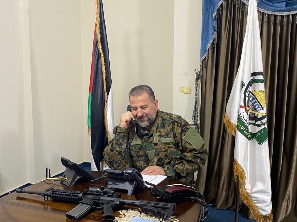 بالفيديو.. اغتيال القيادي في حماس صالح العاروري في قصف إسرائيلي في جنوب بيروت