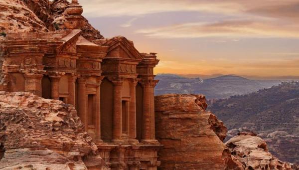 البريزات: حمينا البترا من قائمة التراث العالمي المهدد بالخطر